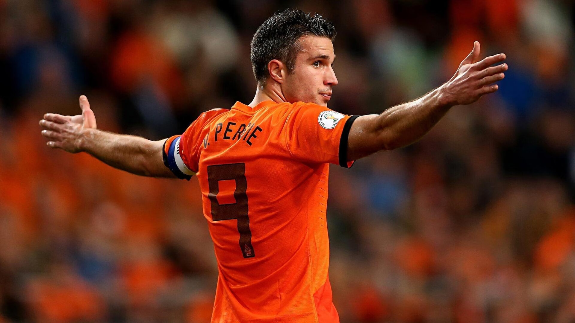 “胡利安·门德斯:全能球员成就阿根廷美洲狮队的未来”