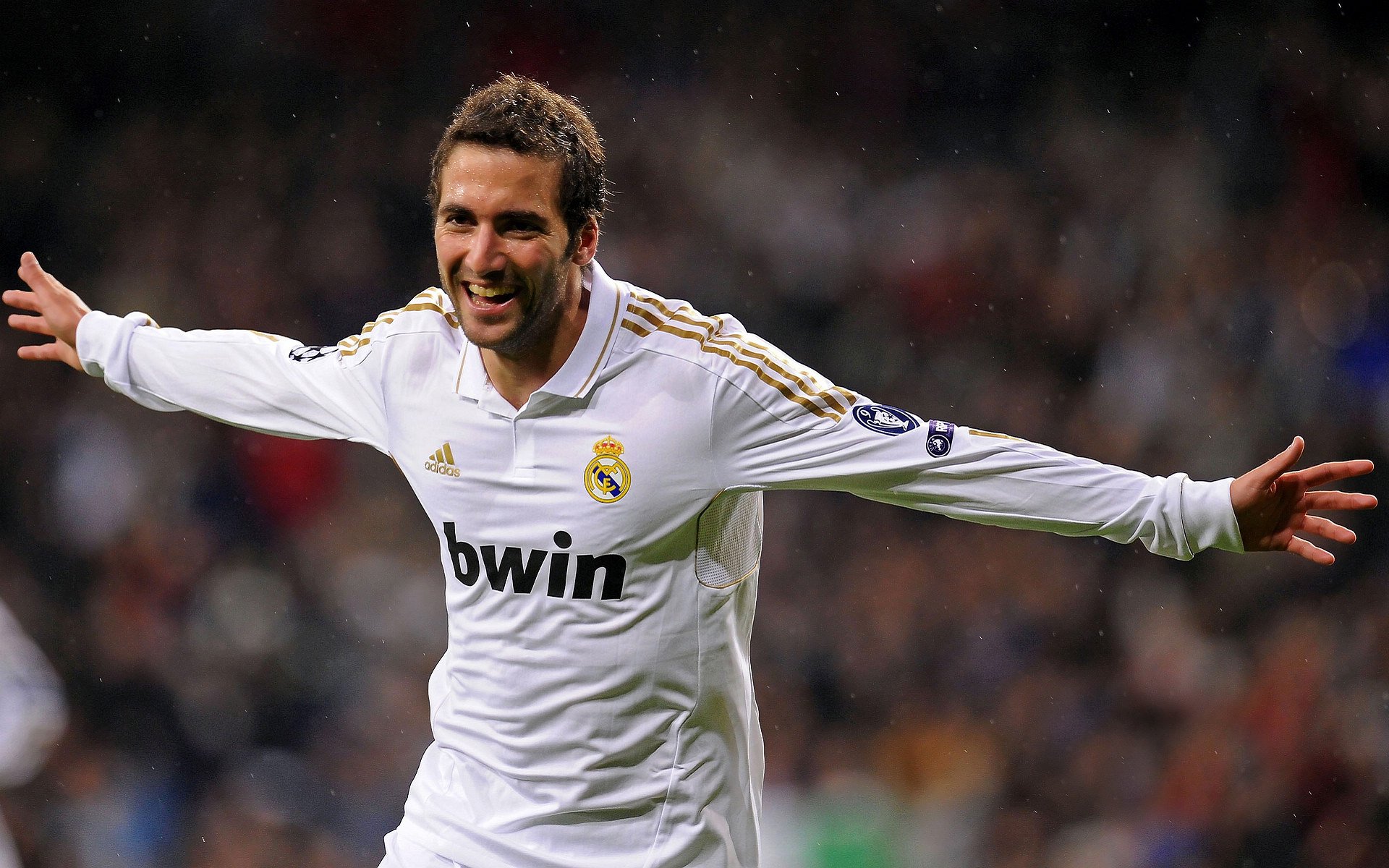 C罗：沙特联竞争强度不逊欧洲，进球应纳入金球评选，沙特足球强吗